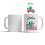 Hrnek Dino v autě se jménem