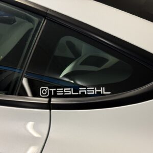 samolepka instagram na auto tesla